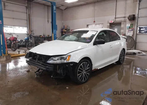 2016 Volkswagen Jetta 1.8T Sport из США, поврежденный, VIN 3VWD17AJ8GM412833